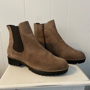 Chelsea Boot-Womens Tan Suede Chelsea Boots. Size 8.5/39. New In Box.